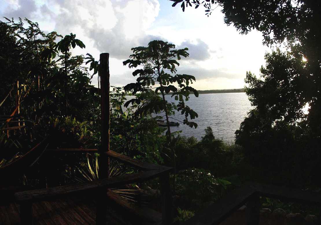 Lamanai Outpost Lodge am New River Lagoon